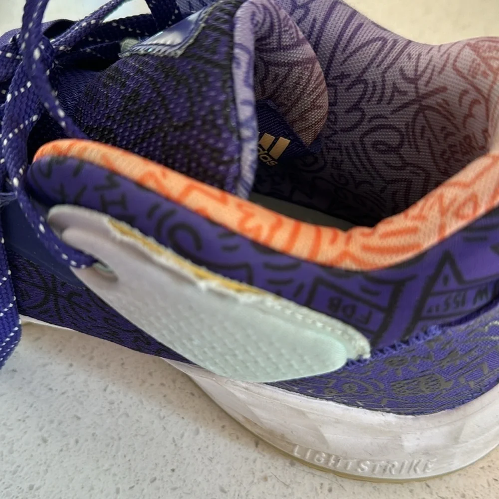 🍍 Adidas Basketball Sneaker Men's Issue 3 Size 11.5 🍍